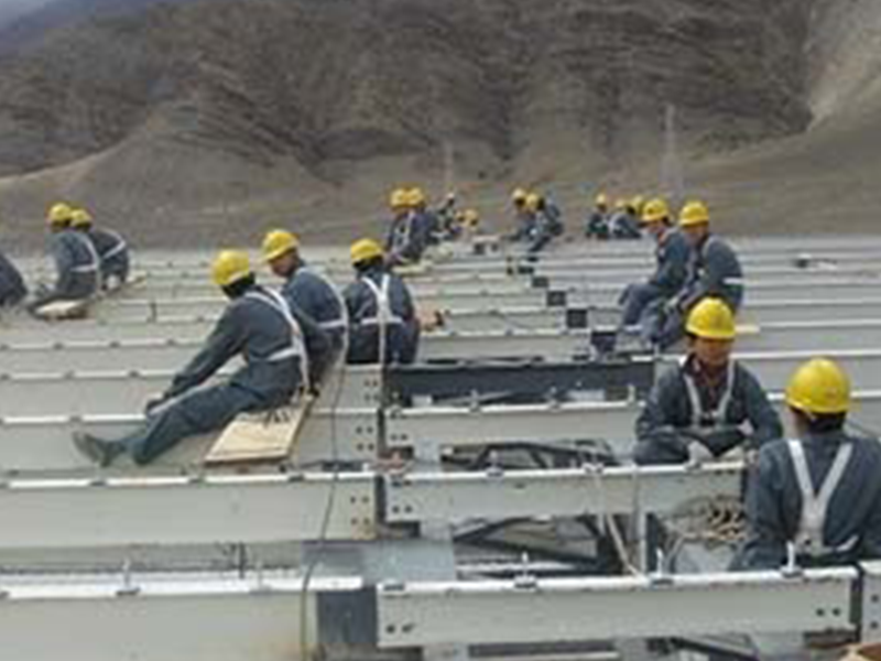 鋼結(jié)構(gòu)及定制各類(lèi)停車(chē)棚
